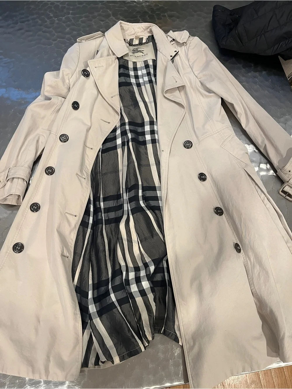 Burberry Women’s Beige/Gray Double-Breasted Belted Trench Coat - Picture 12 of 13